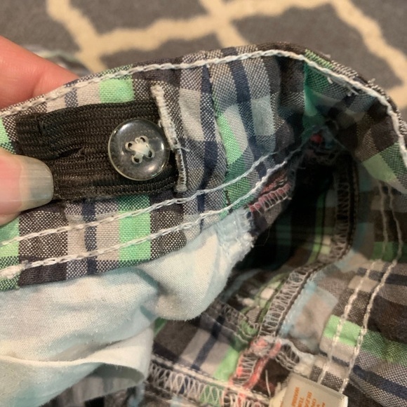 Boys plaid Shorts size 7 - Picture 4 of 5